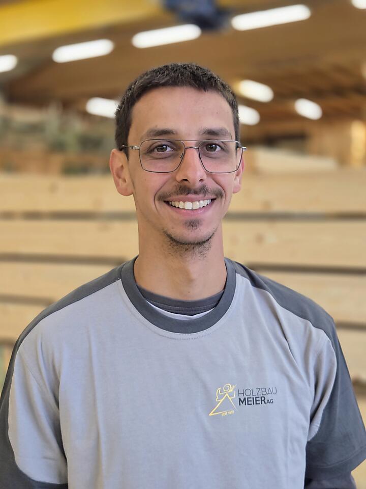 Kenan Bina erfahrener Holzbau-Arbeiter neu im Team willkommen