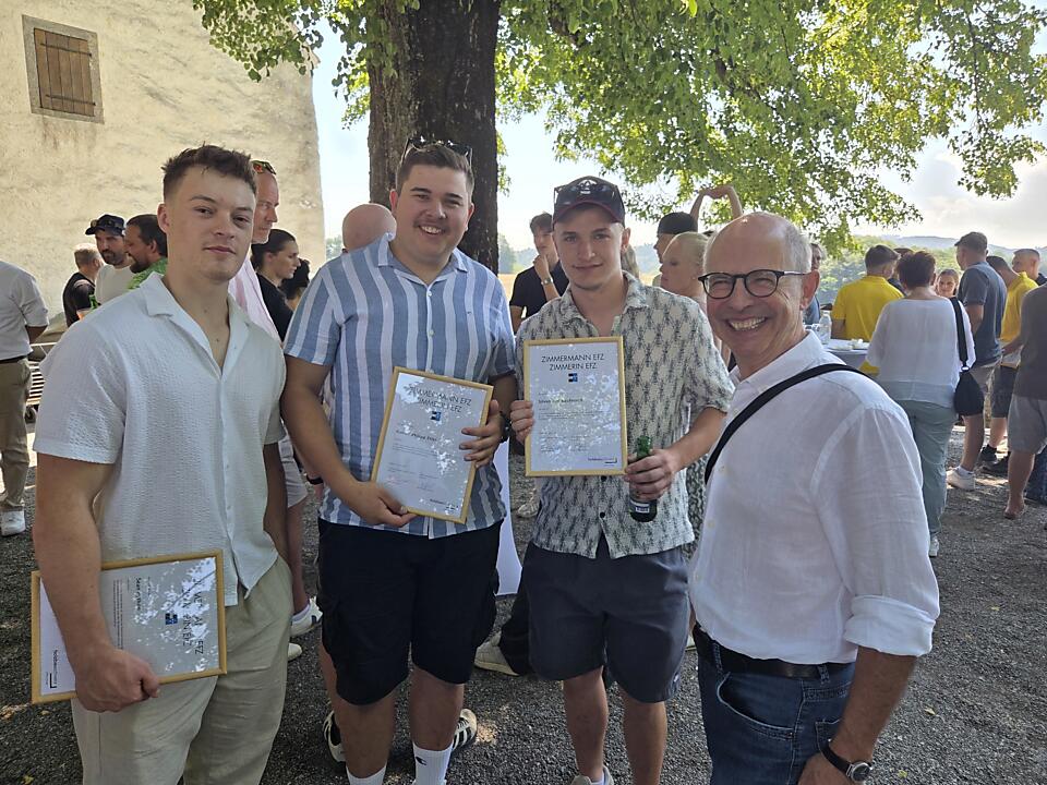 Diplomfeier Zimmermann EFZ 2026 Schloss Lenzburg Aargau